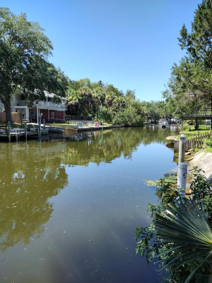 Cozy Vintage Waterfront Home With Fireplace And Kayaks Spring Hill Kültér fotó